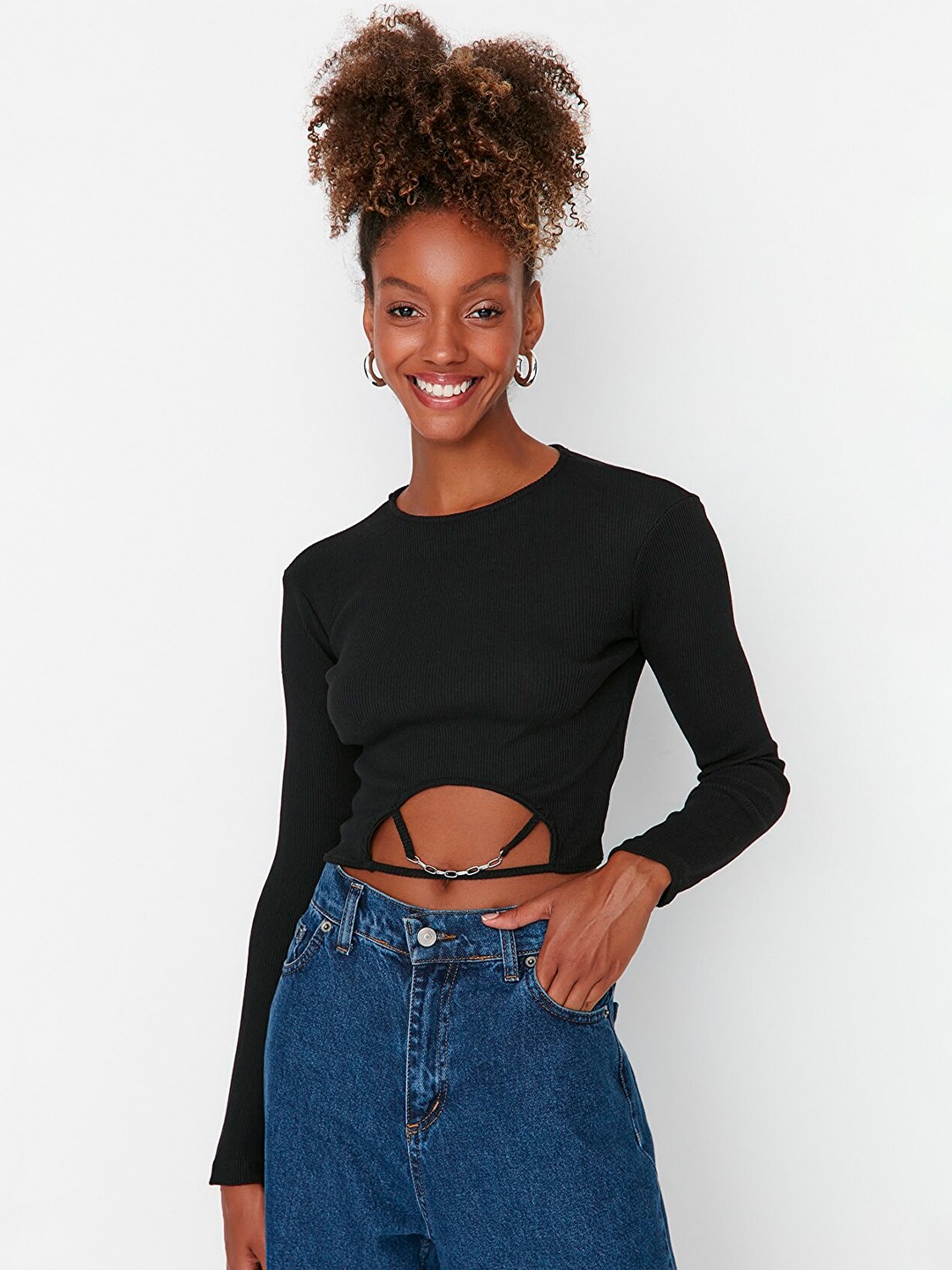 

Trendyol Black Round Neck Crop Top