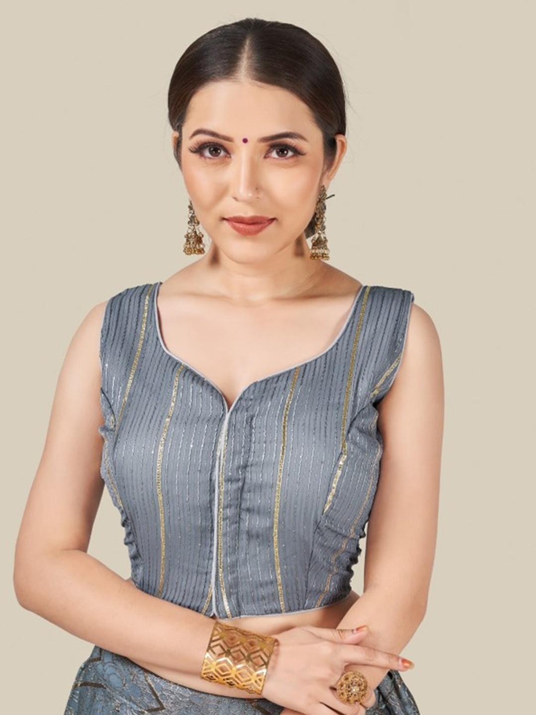 

HIMRISE Women Grey & Gold Sequined Sleeveless Saree Blouse
