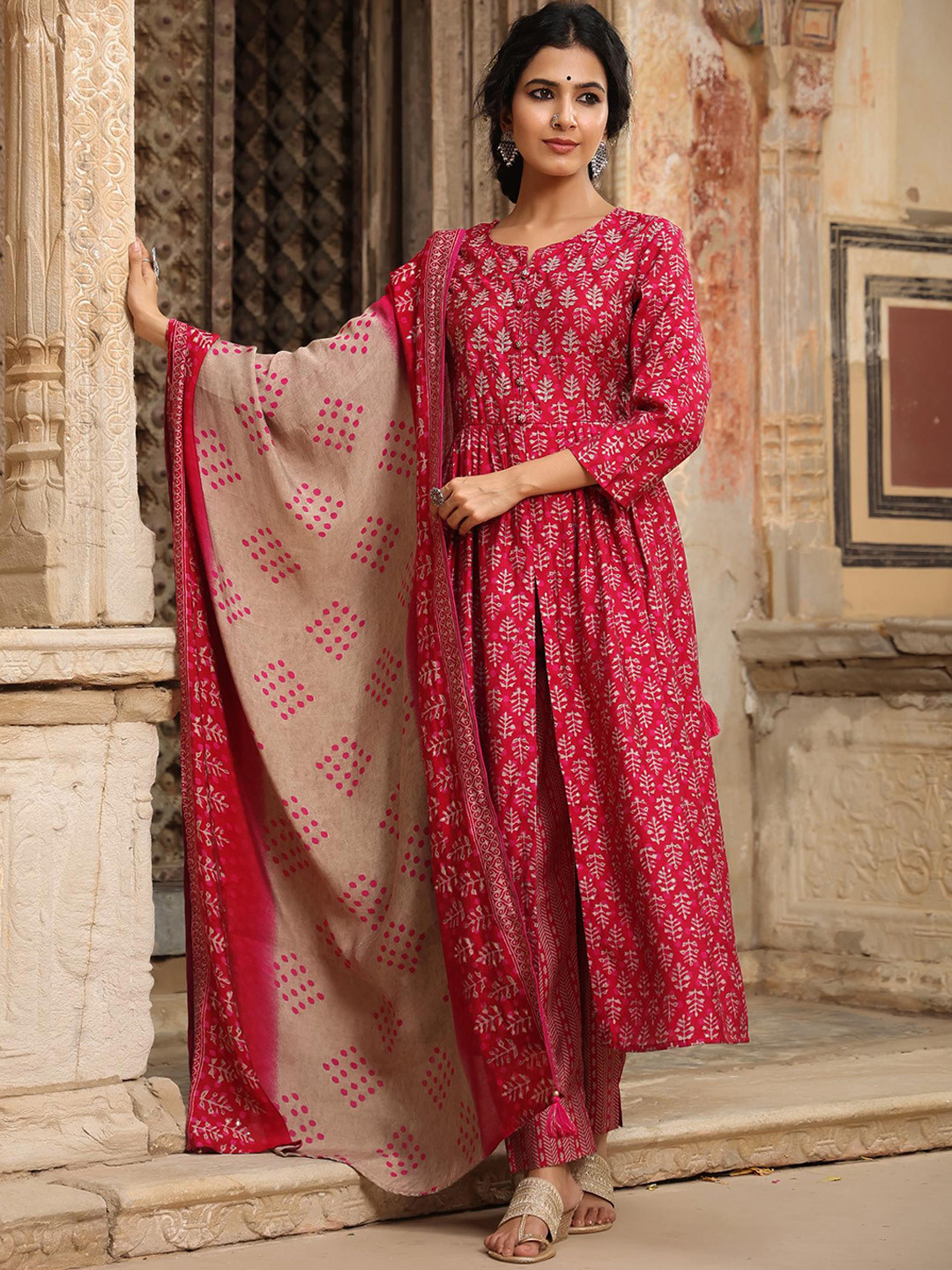 

SCAKHI Women Fuchsia & Gold Ethnic Motifs Printed Kurta with Trousers & With Dupatta