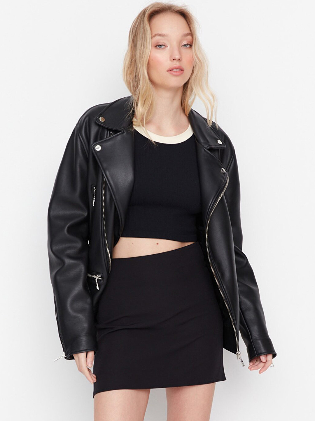 

Trendyol Women Black Mini Pencil Skirt