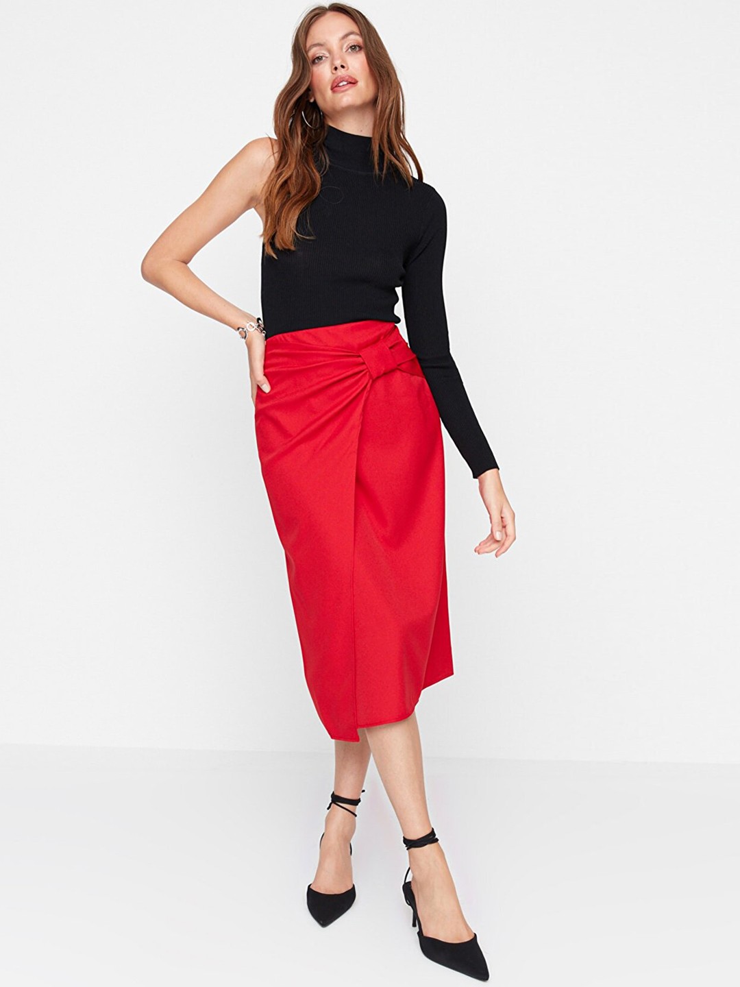 

Trendyol Women Red Solid Wrap Knee-Length Skirt