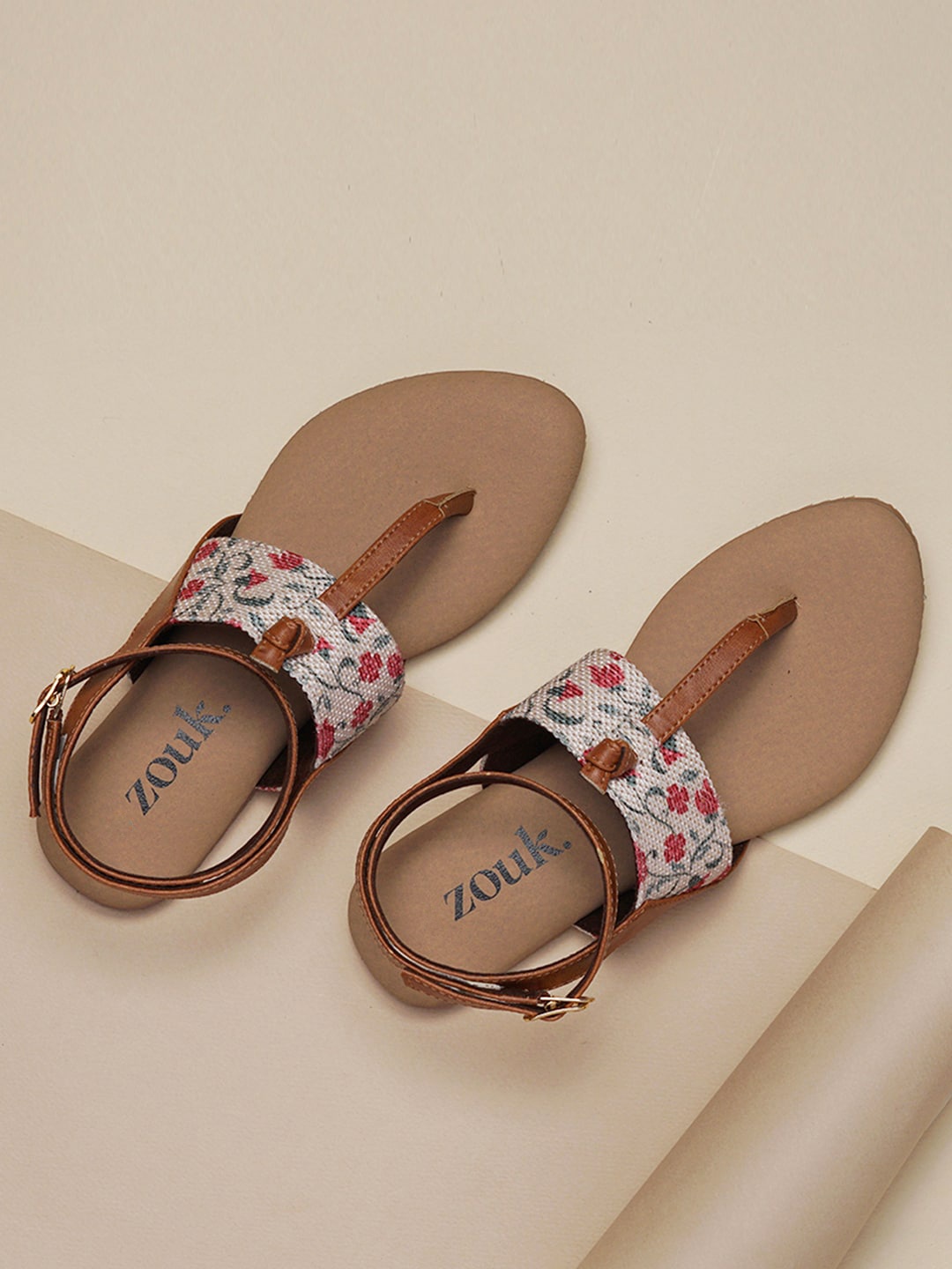 

ZOUK Women Pink & Brown Printed T-Strap Flats with Buckles