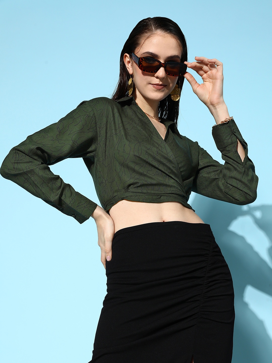 

The Roadster Lifestyle Co. Lush Green Cut it Off Printed Wrap Crop Top