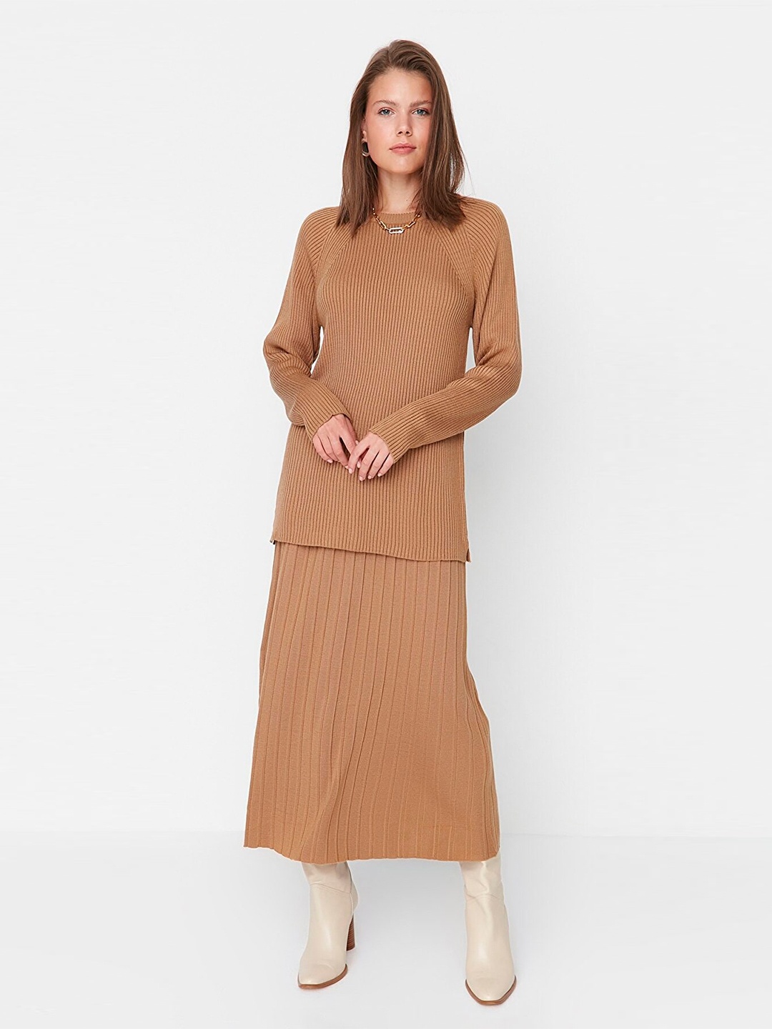 

Trendyol Women Coffee Brown Sweater with Skirt