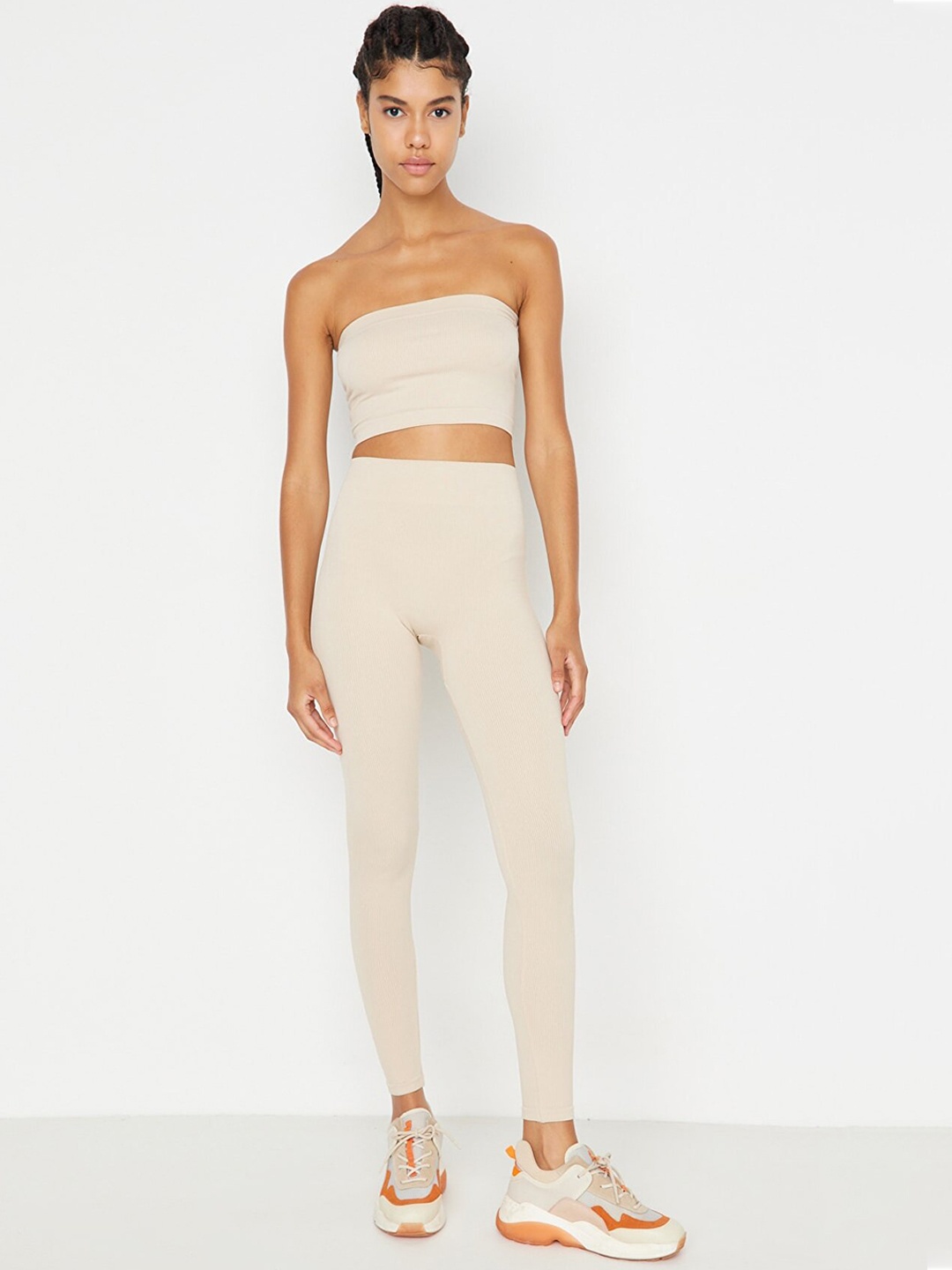 

Trendyol Women Beige Solid Tights
