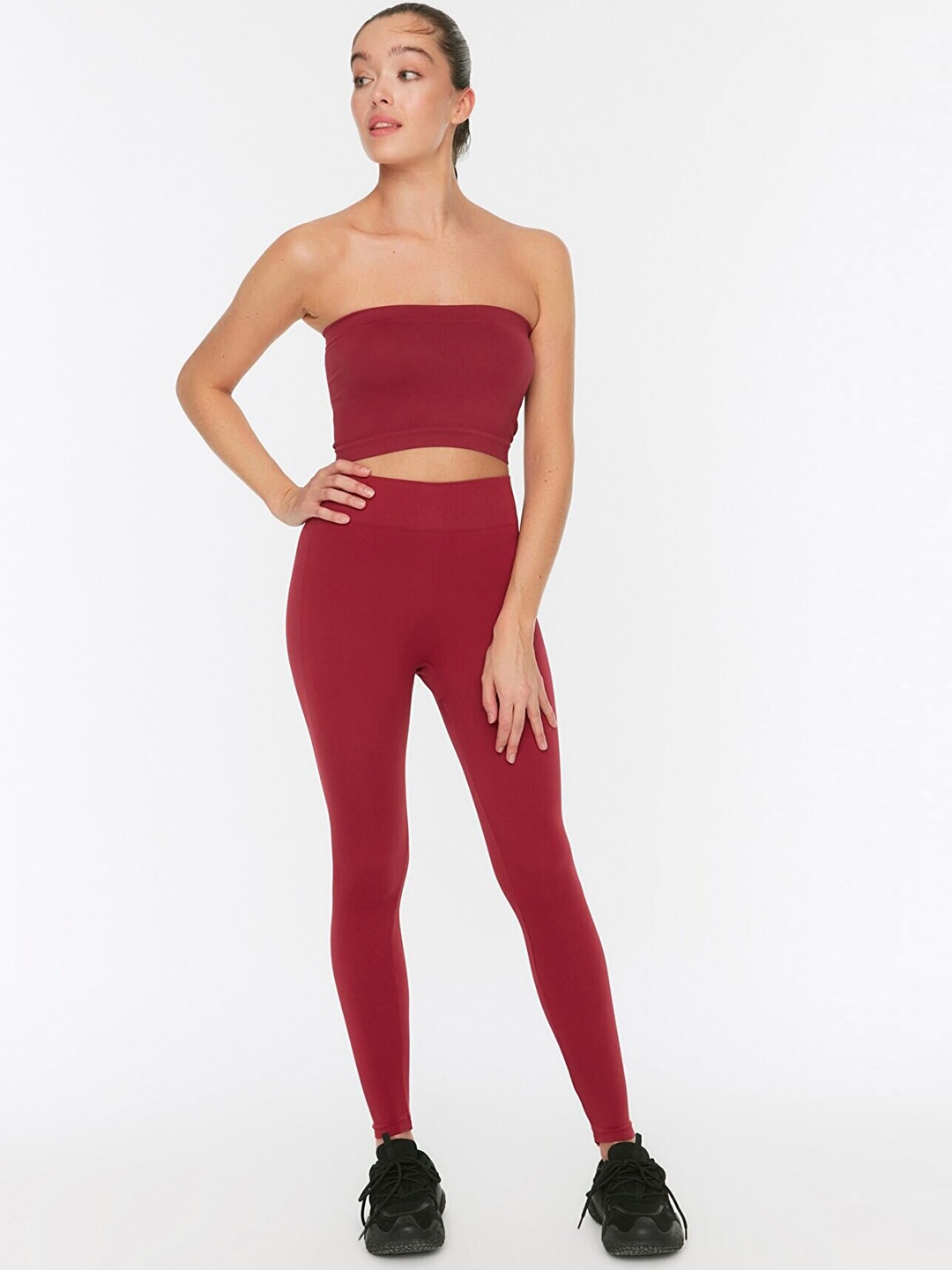 

Trendyol Women Burgundy Solid Tights