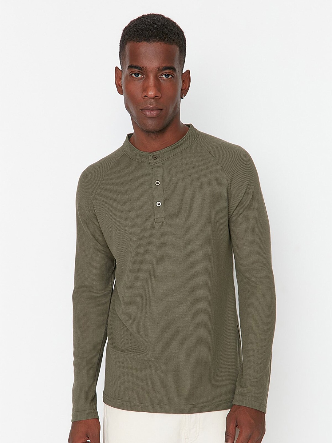

Trendyol Men Khaki Solid Henley Neck Cotton T-shirt