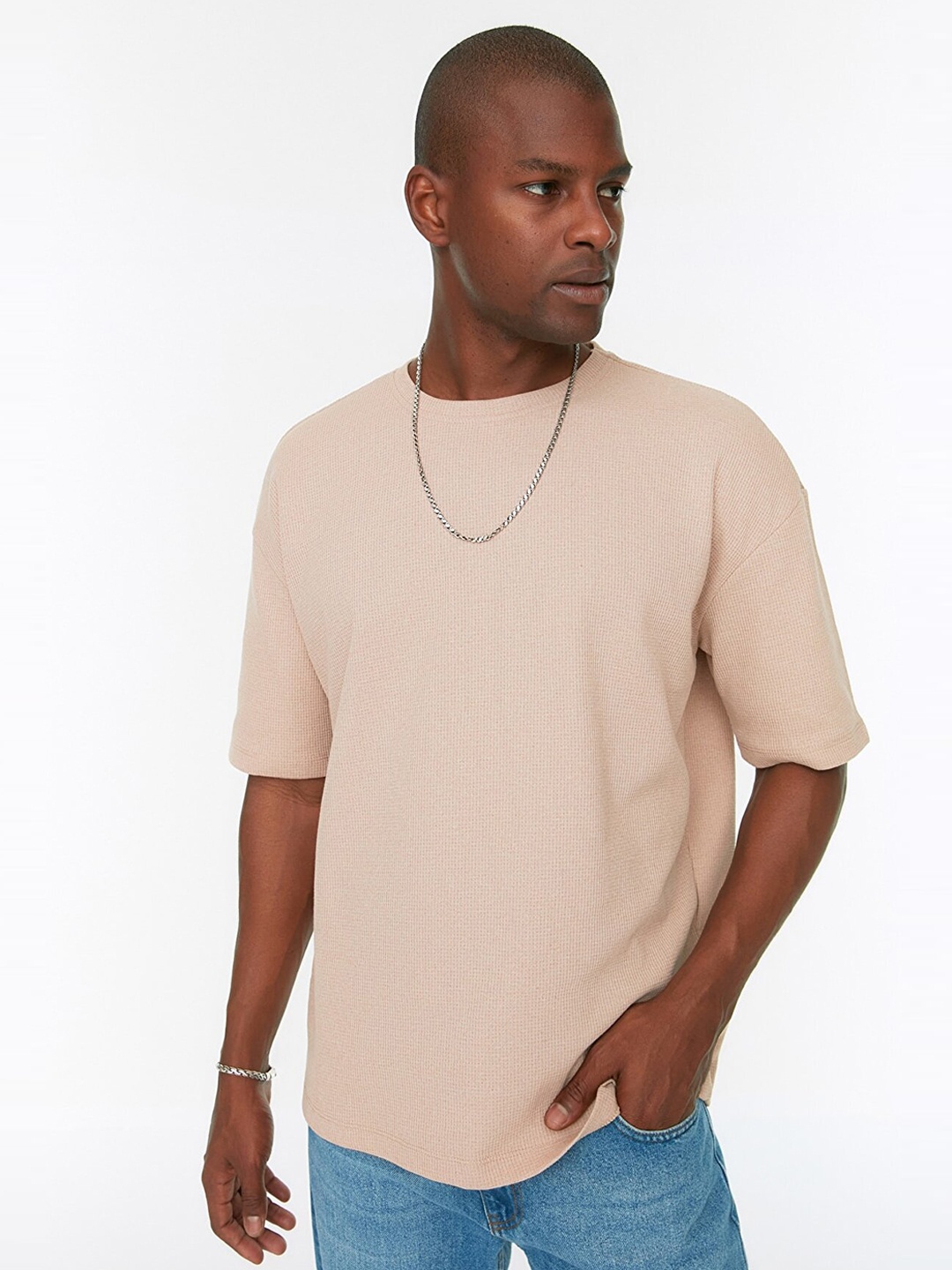 

Trendyol Men Camel Brown Solid Drop-Shoulder Sleeves Cotton T-shirt