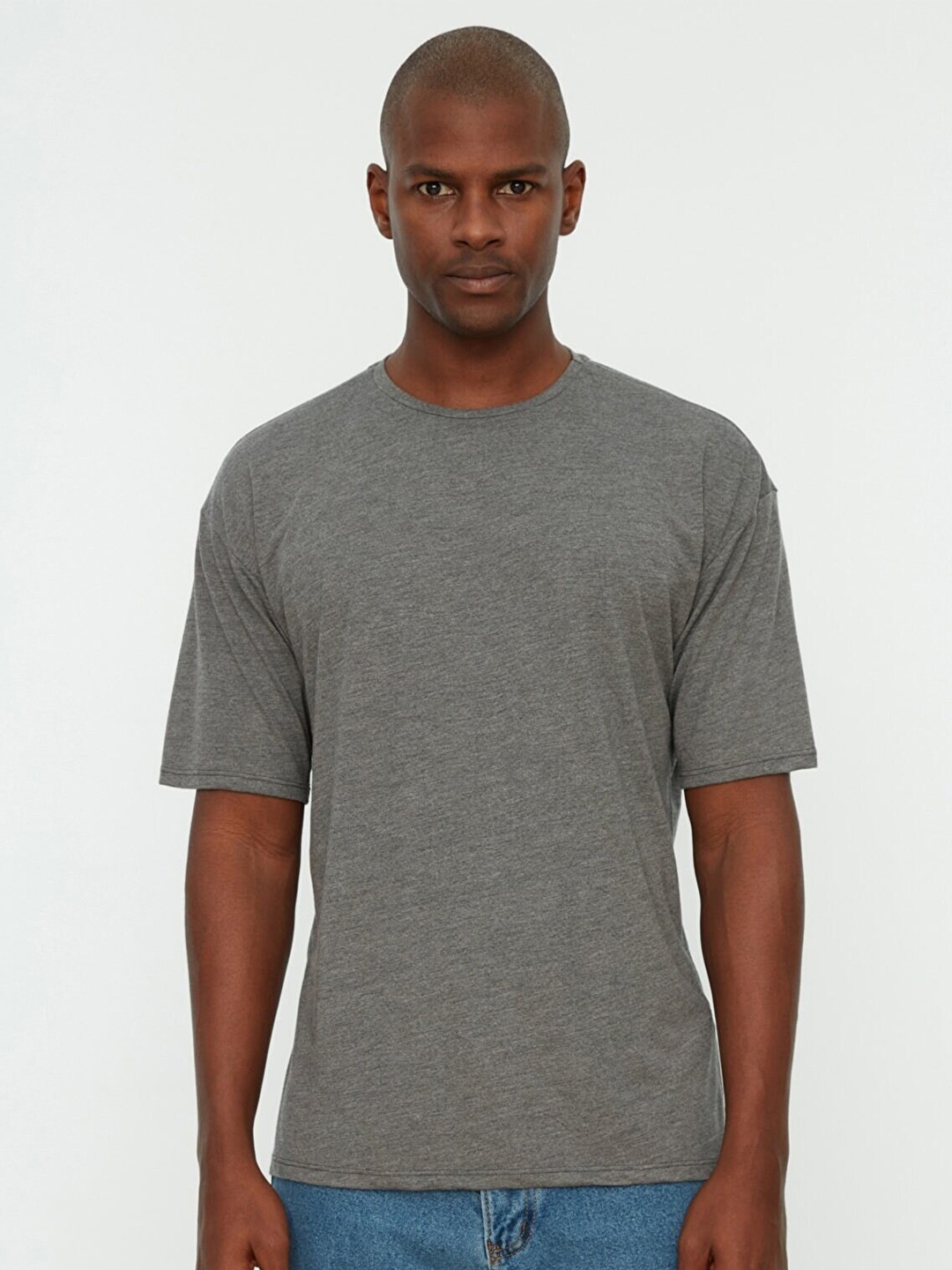 

Trendyol Men Charcoal Solid Drop-Shoulder Sleeves Polyester T-shirt