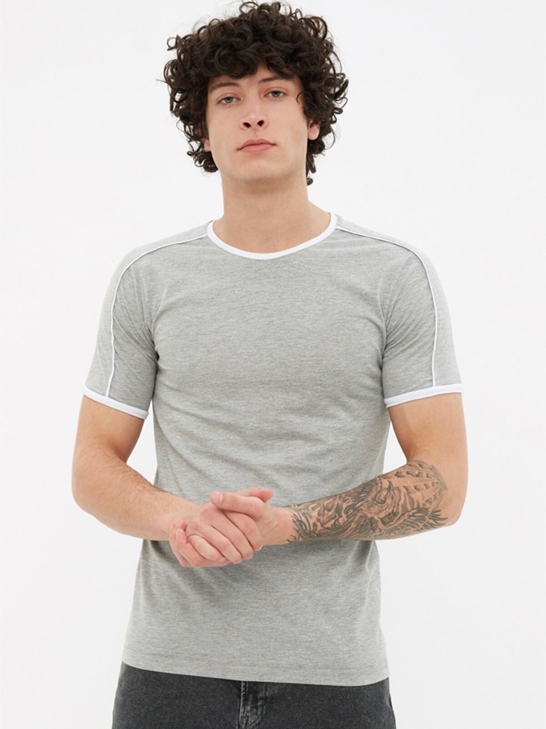 

Trendyol Men Grey Solid Cotton Regular Fit T-shirt