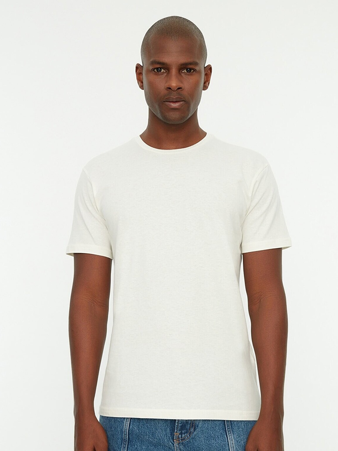 

Trendyol Men White Solid Cotton T-shirt