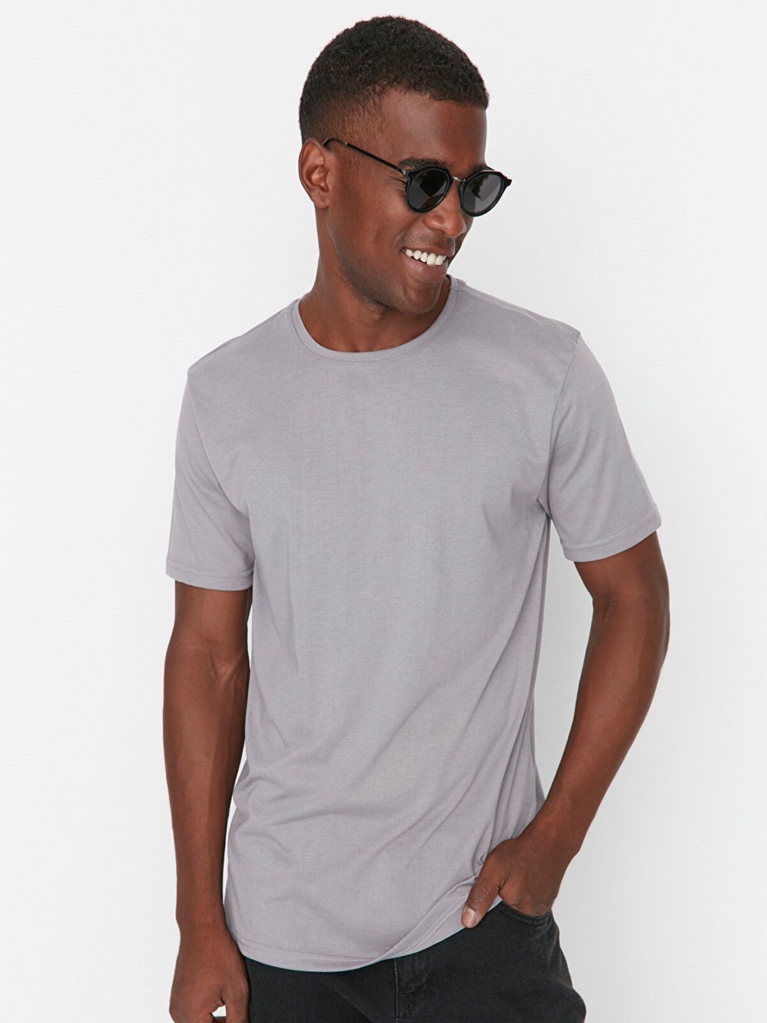 

Trendyol Men Grey Solid Cotton Regular Fit T-shirt