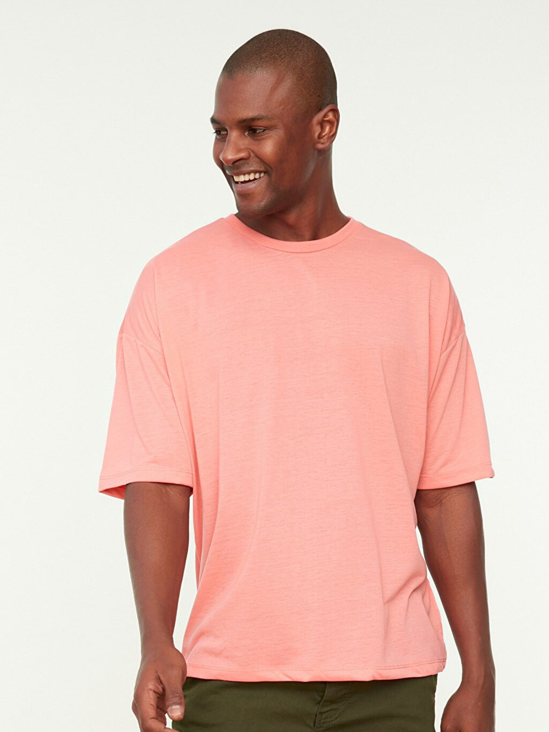 

Trendyol Men Peach Solid Drop-Shoulder Sleeves Polyester T-shirt