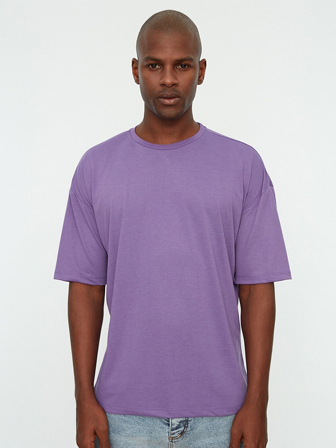 

Trendyol Men Purple Solid Drop-Shoulder Sleeves Polyester T-shirt