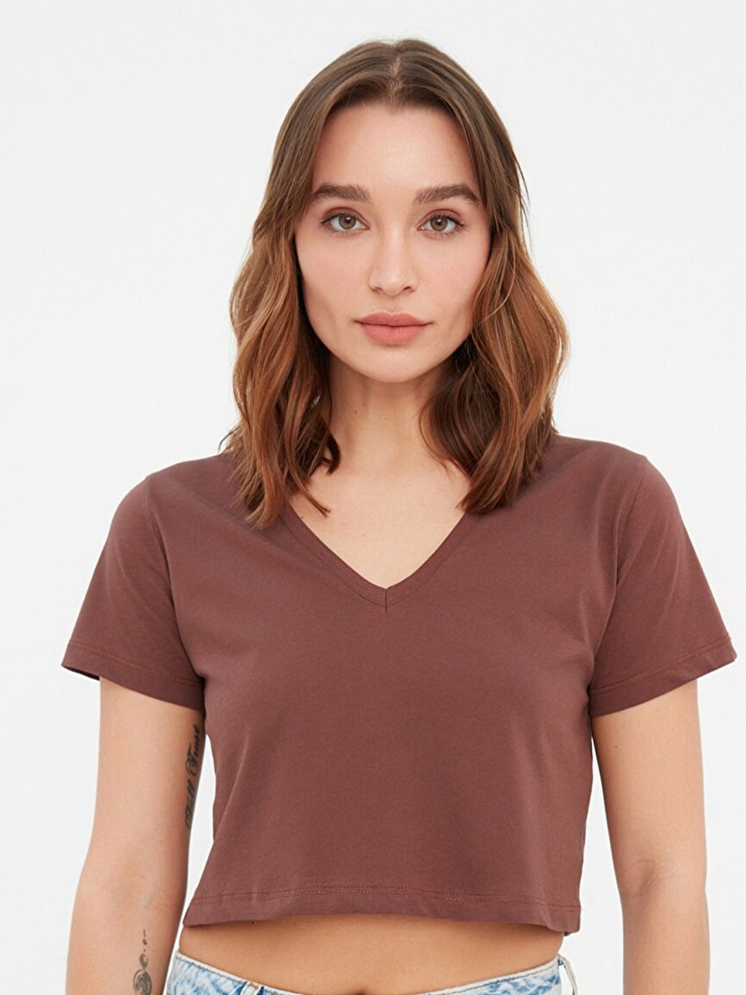 

Trendyol Women Brown V-Neck Crop T-shirt