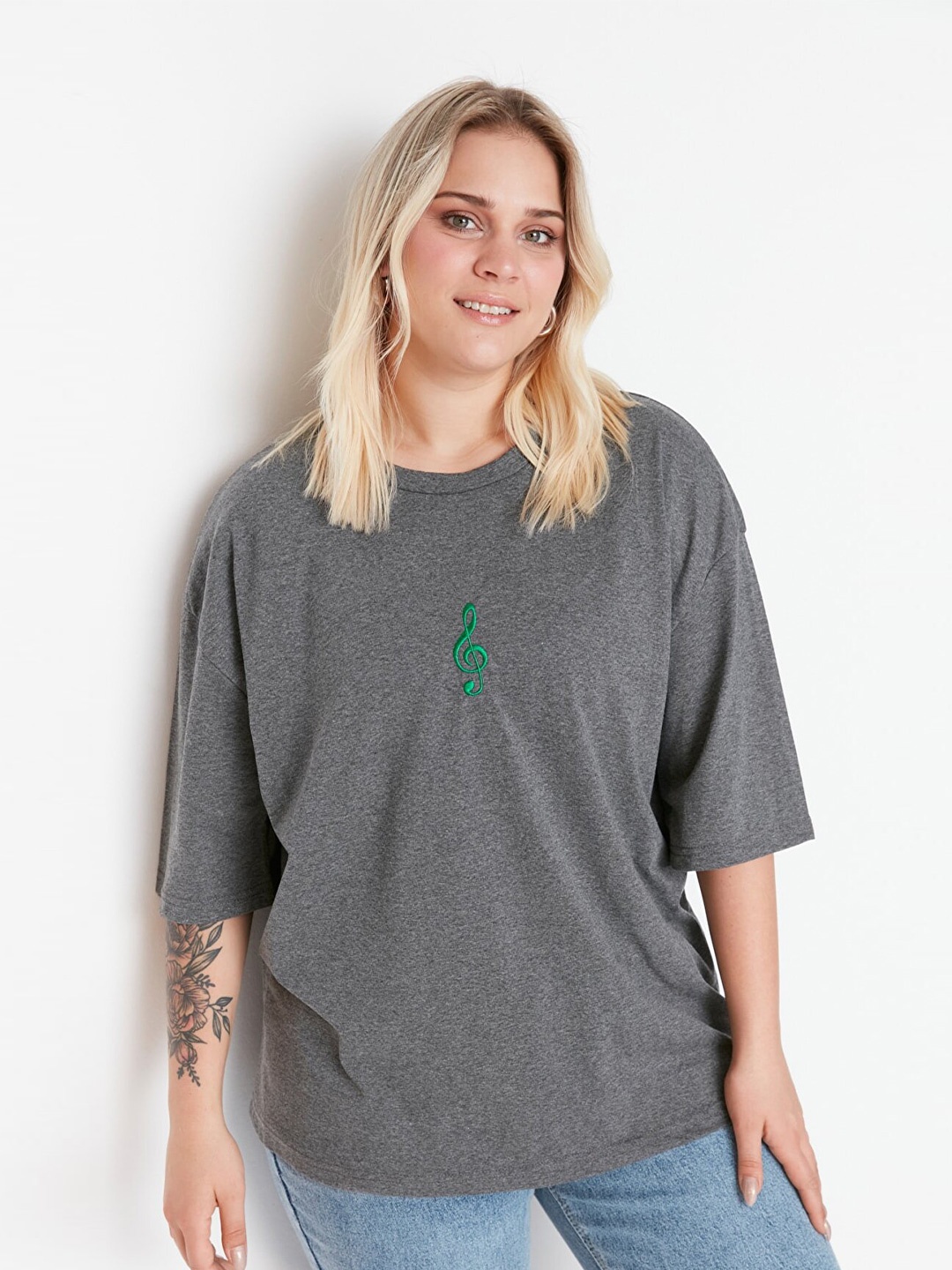 

Trendyol Women Charcoal Drop-Shoulder Sleeves T-shirt