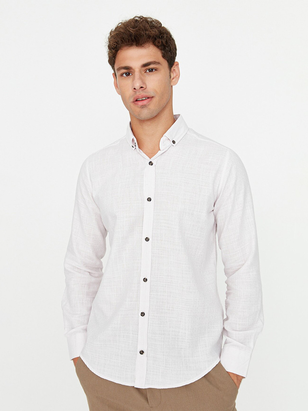 

Trendyol Men White Solid Regular Fit Casual Pure Cotton Shirt