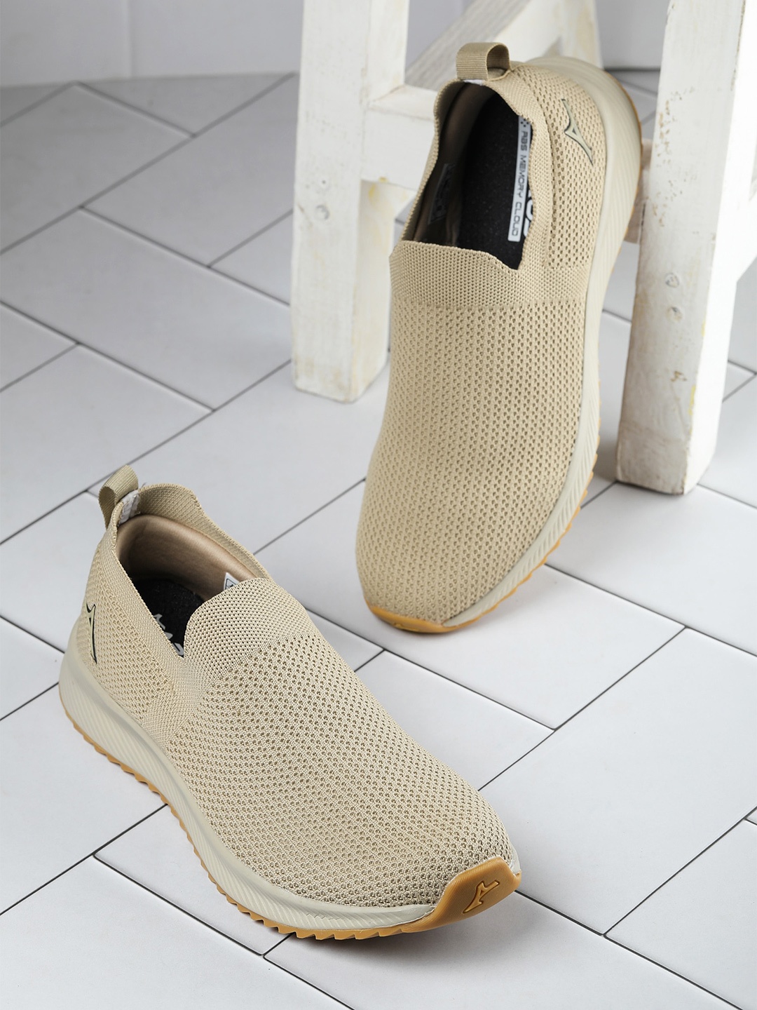 

ABROS Men Beige Mesh Walking Shoes