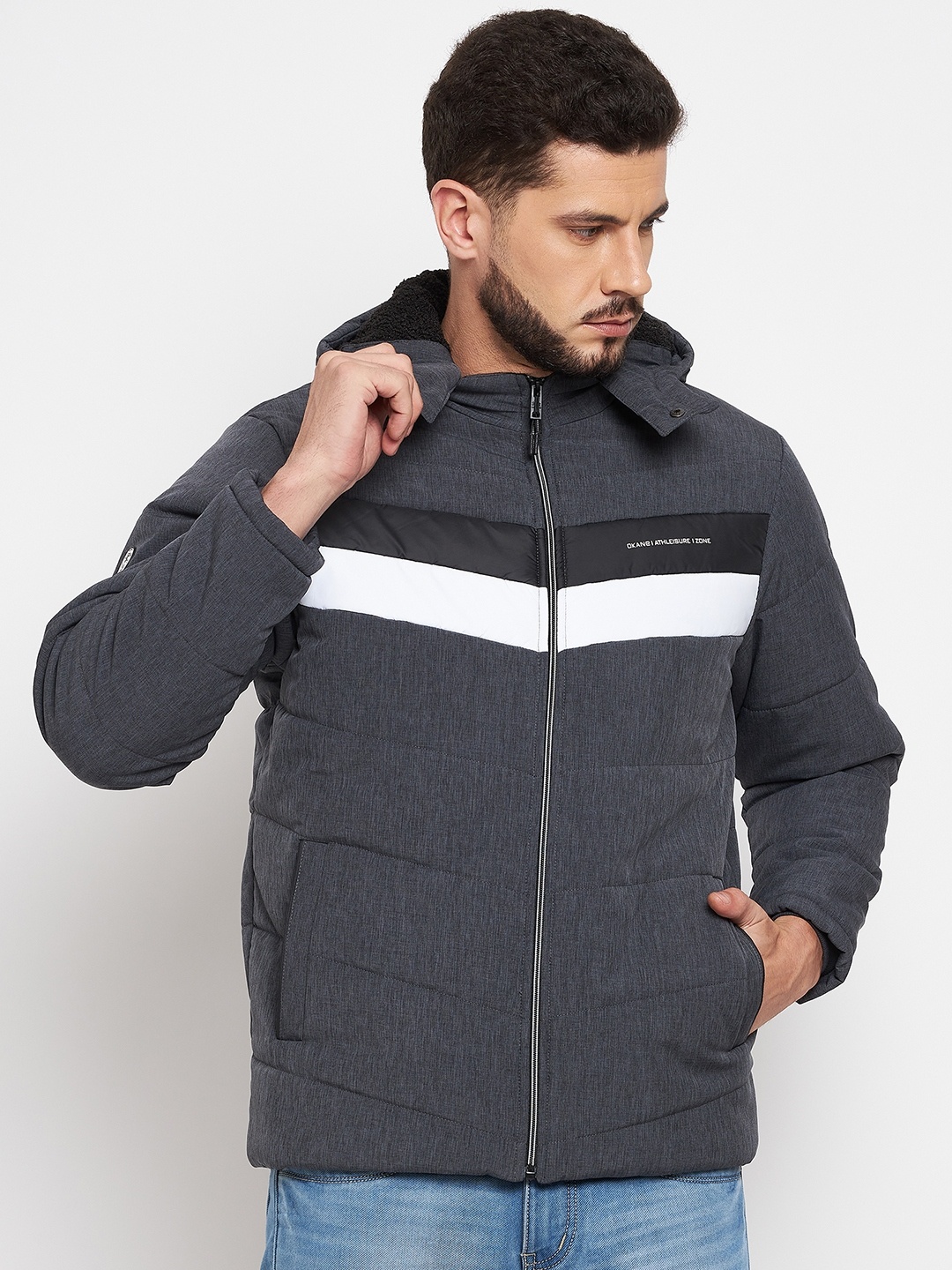 

Okane Men Grey White Colourblocked Lightweight Padded Jacket