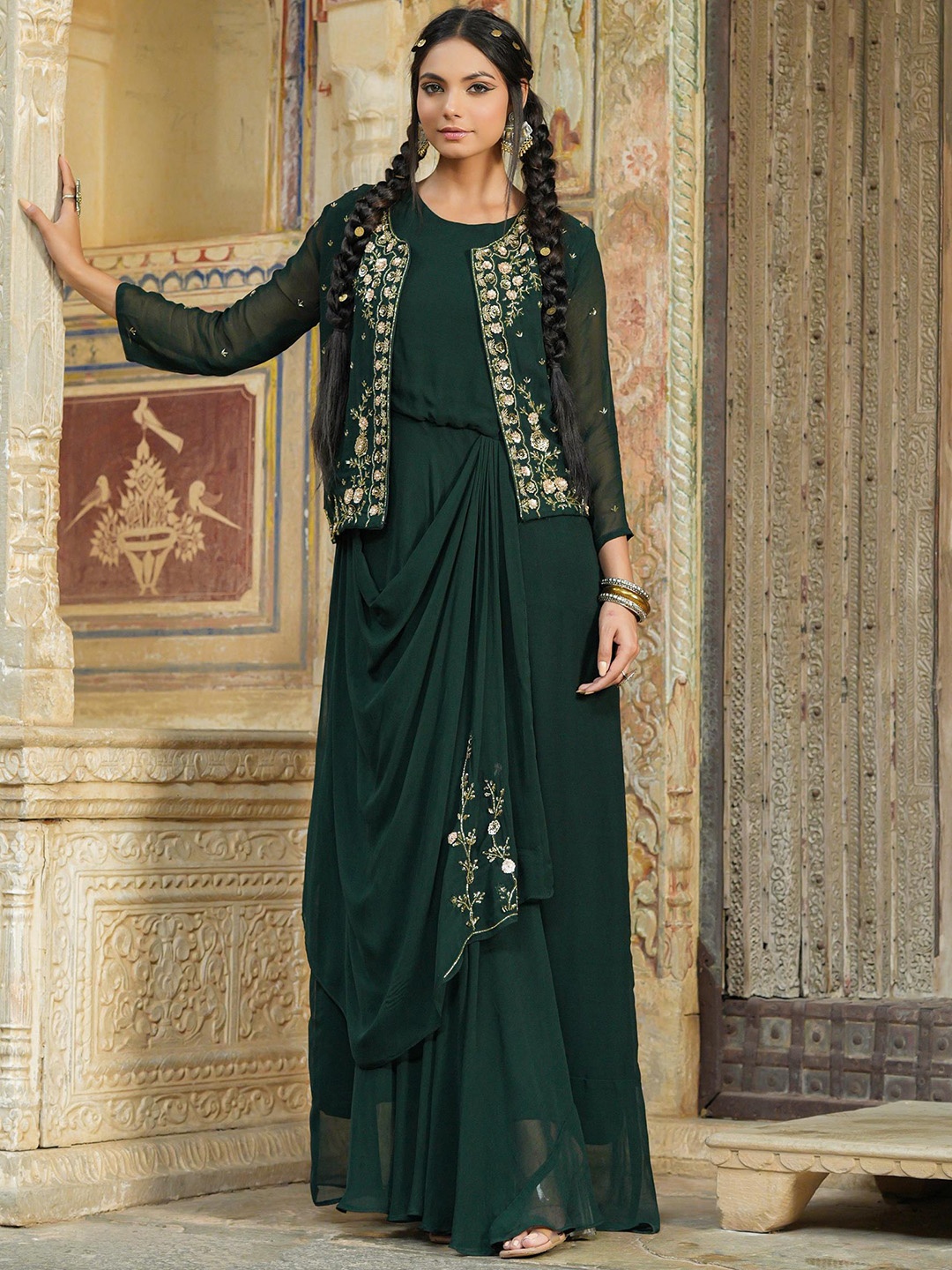 

SCAKHI Women Green Embroidered Pleated Ethnic Dress