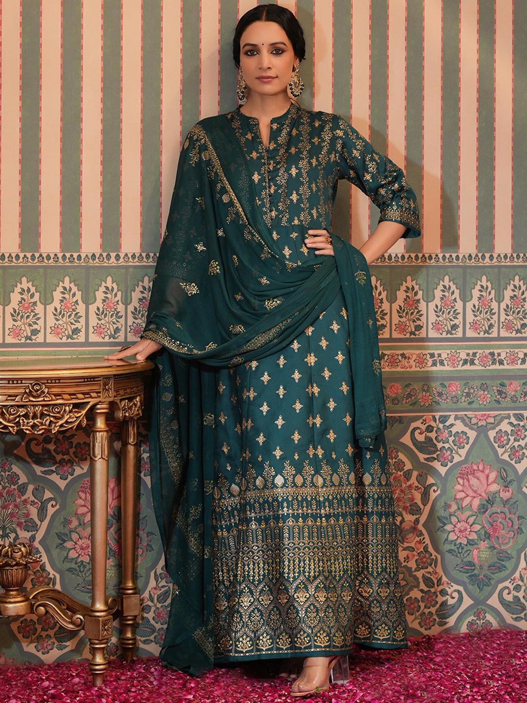 

SCAKHI Women Teal & Gold-Toned Ethnic Motifs Printed Anarkali Kurta With Dupatta