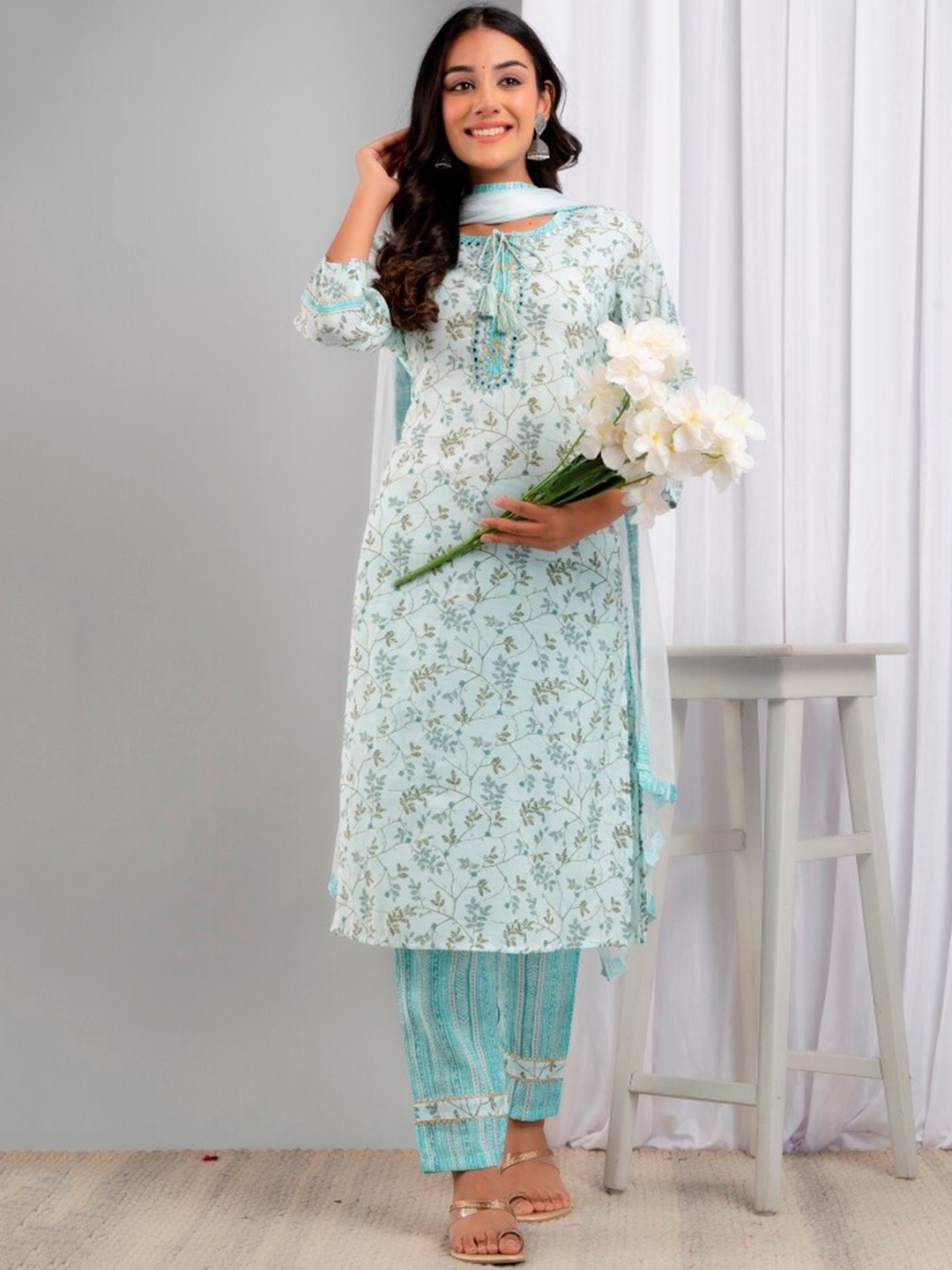 

Fusion Threads Women Blue Floral Printed Kurta with Trousers & With Dupatta