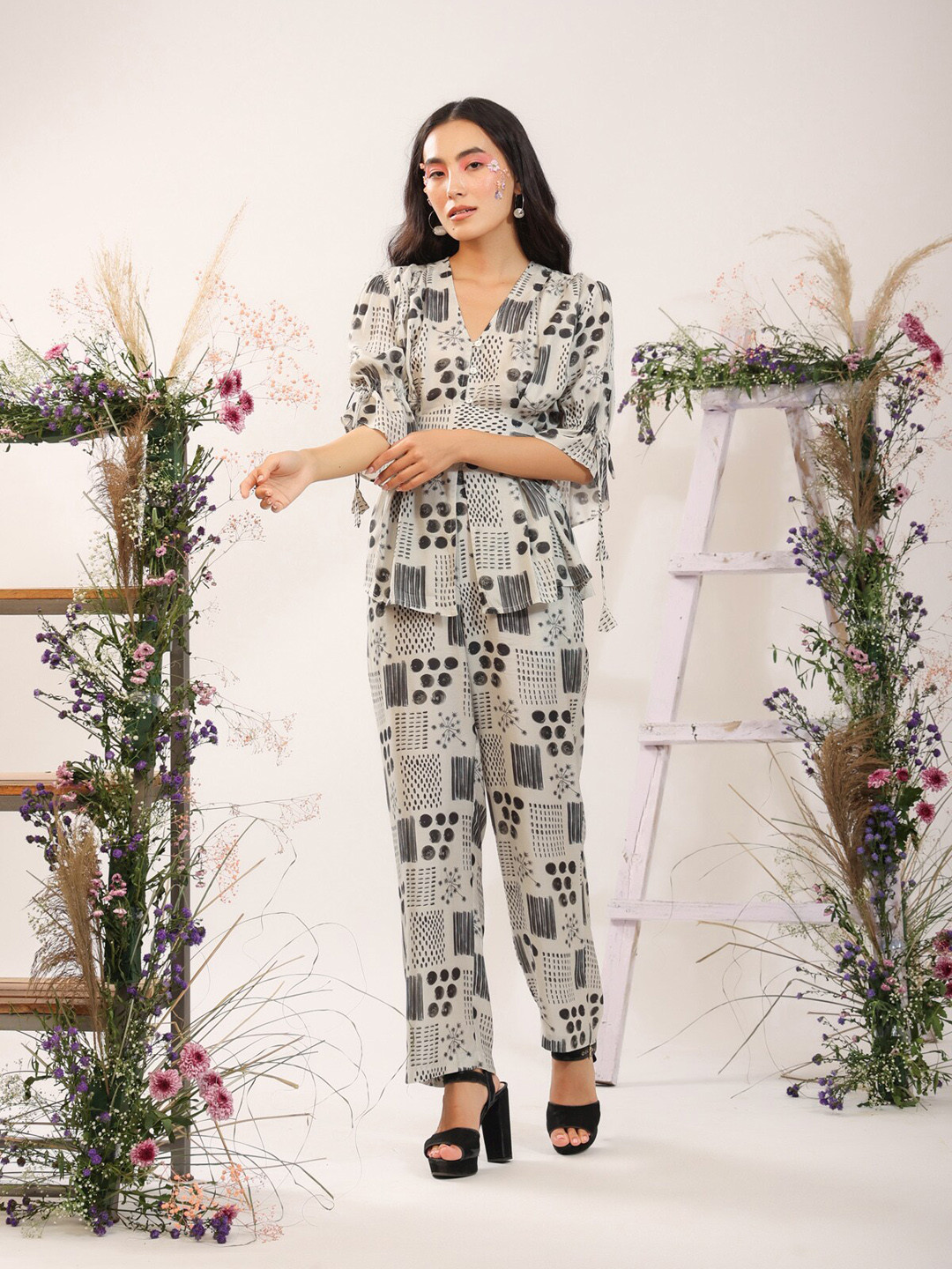 

JISORA Women Grey Printed Co-Ords Set