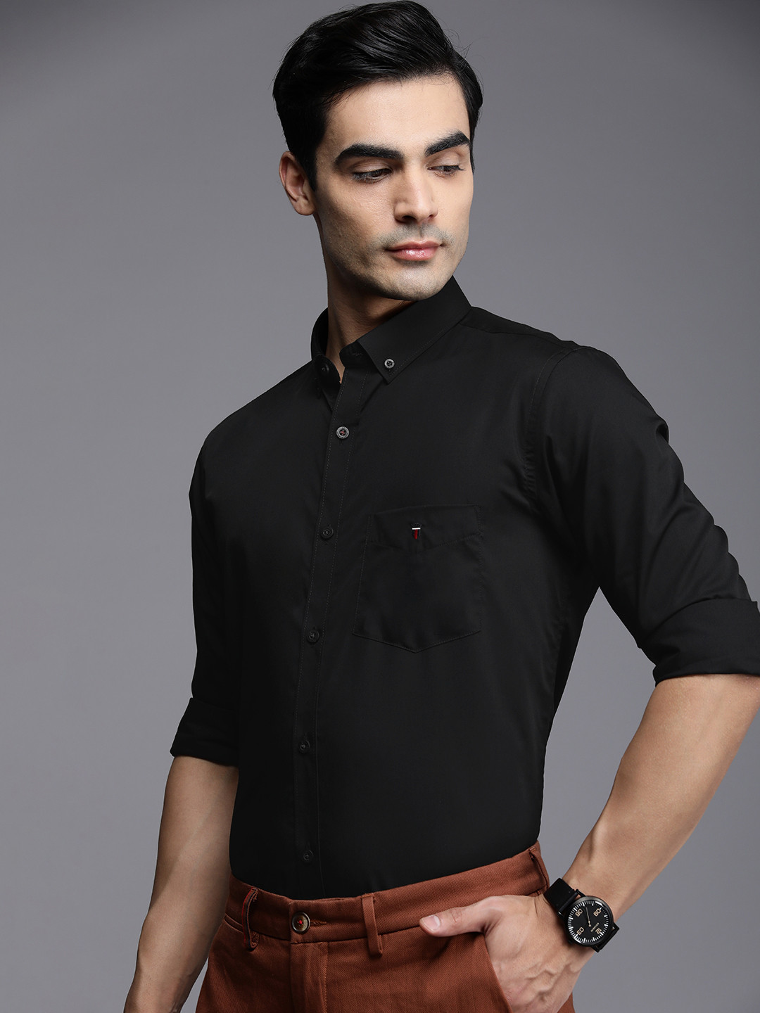 

Louis Philippe Sport Men Black Solid Super Slim Fit Casual Shirt