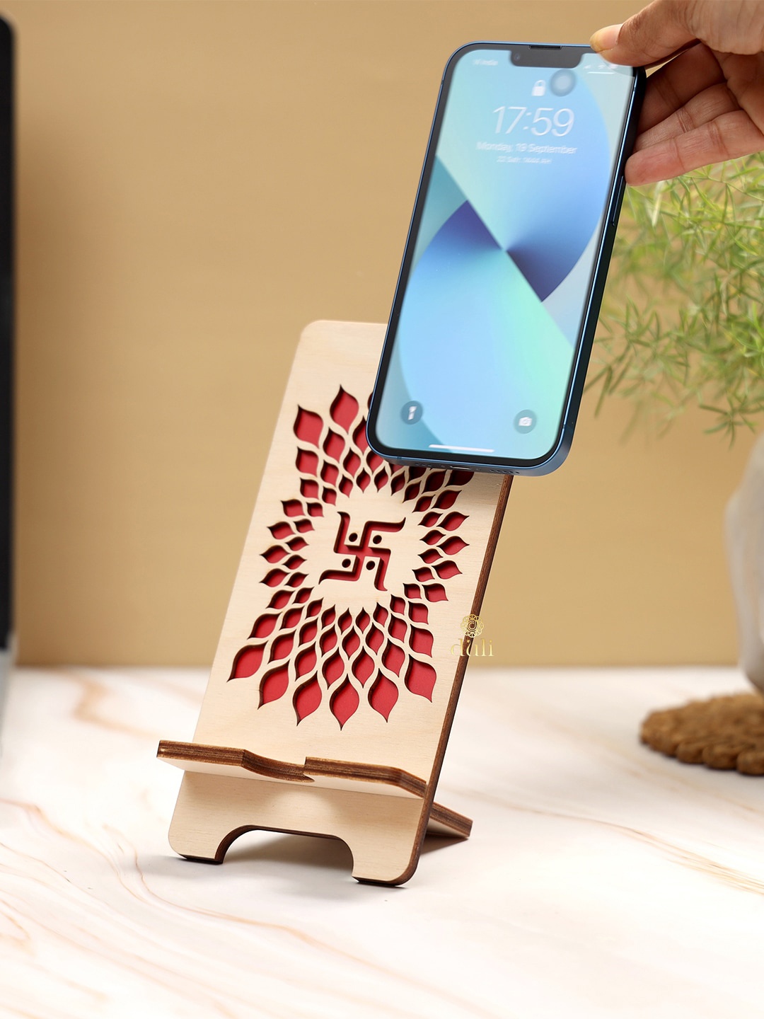 

DULI Beige & Red Textured Portable Mobile Stand & Holder