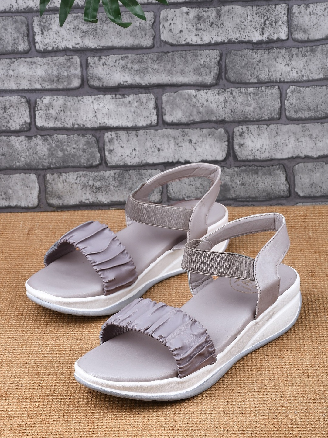 

Try Me Women Grey Block Sandals with Tassels
