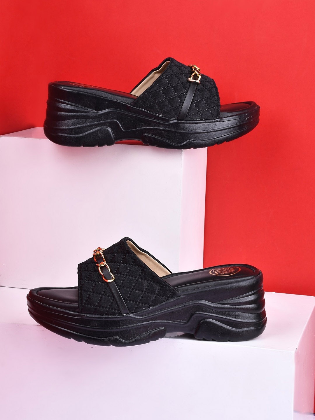 

Try Me Black Textured Party Flatform Sandals
