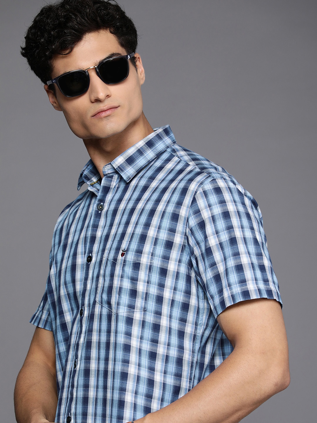 

Louis Philippe Sport Men Navy Blue & White Slim Fit Checked Pure Cotton Casual Shirt