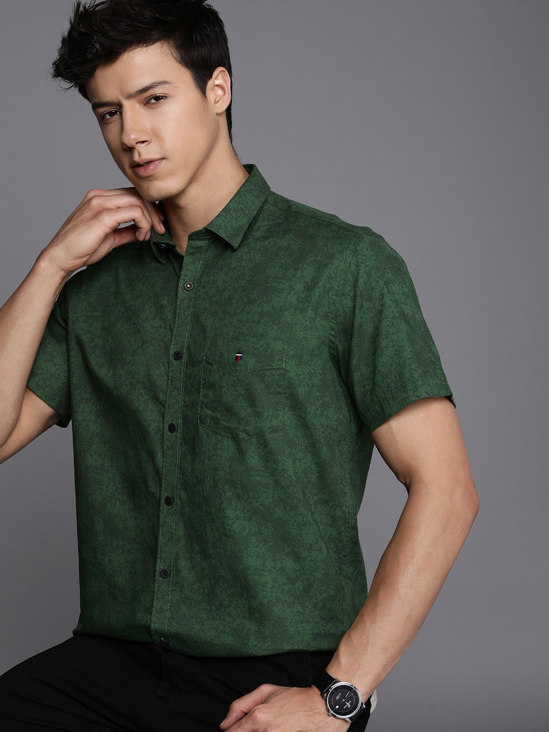 

Louis Philippe Sport Men Green Pure Cotton Slim Fit Printed Casual Shirt