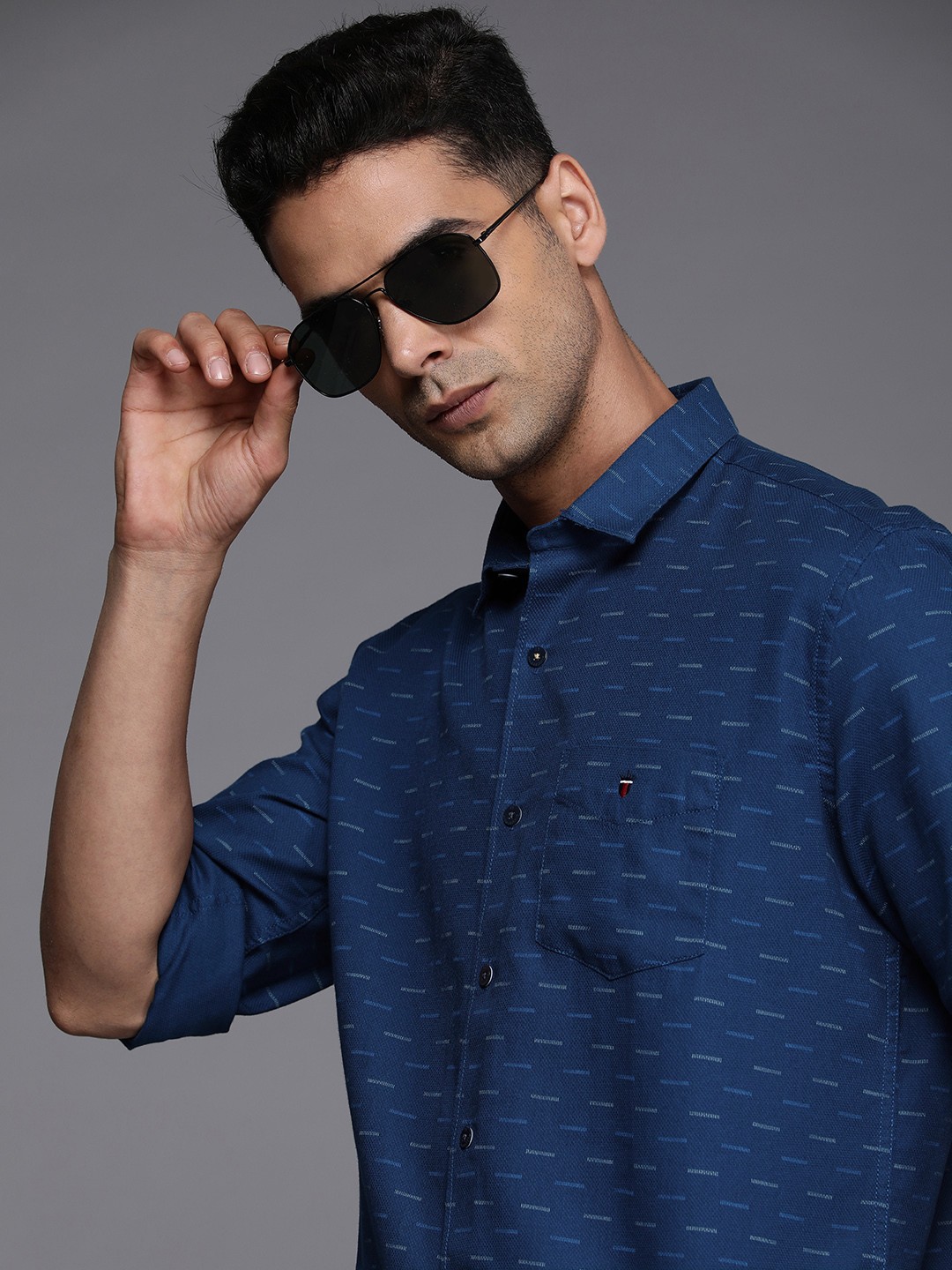 

Louis Philippe Sport Slim Fit Geometric Printed Pure Cotton Casual Shirt, Navy blue
