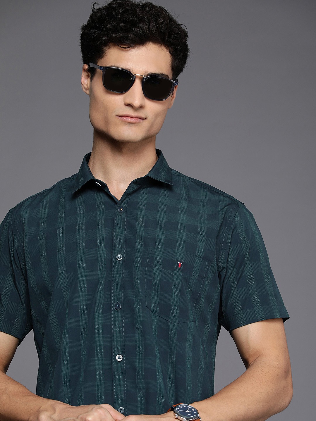 

Louis Philippe Sport Men Navy Blue & Green Slim Fit Tartan Checks Casual Shirt