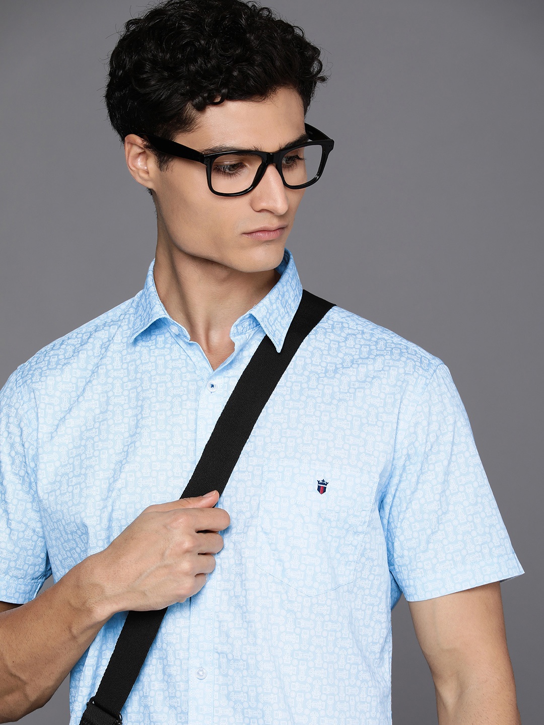 

Louis Philippe Sport Men Blue Conversational Printed Pure Cotton Slim Fit Casual Shirt