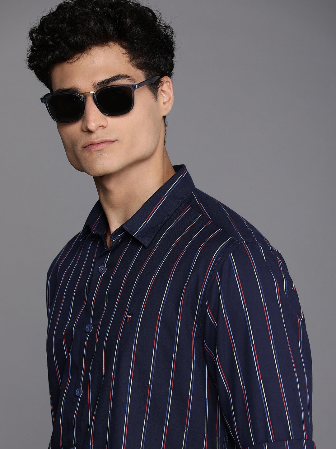 

Louis Philippe Sport Men Navy Blue Multi Striped Pure Cotton Slim Fit Casual Shirt