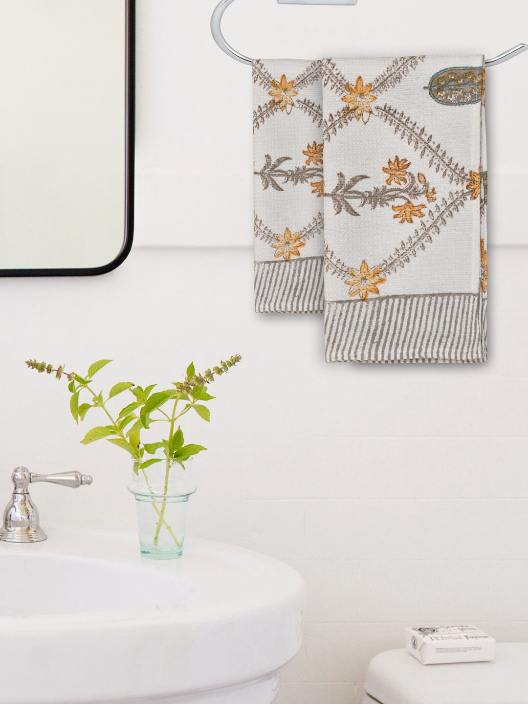 

Gulaab Jaipur Set of 2 White & Green Printed 400 GSM Organic Cotton Hand Towel