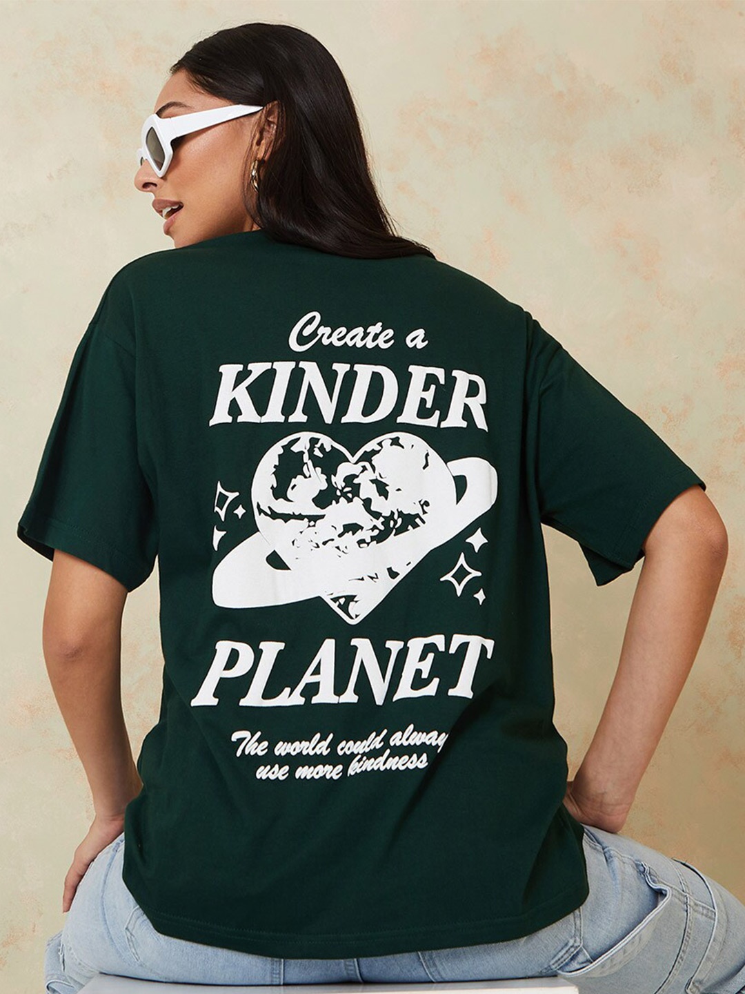 

Styli Women Green Short Sleeves Kinder Planet Back Graphic Oversized Longline T-shirt