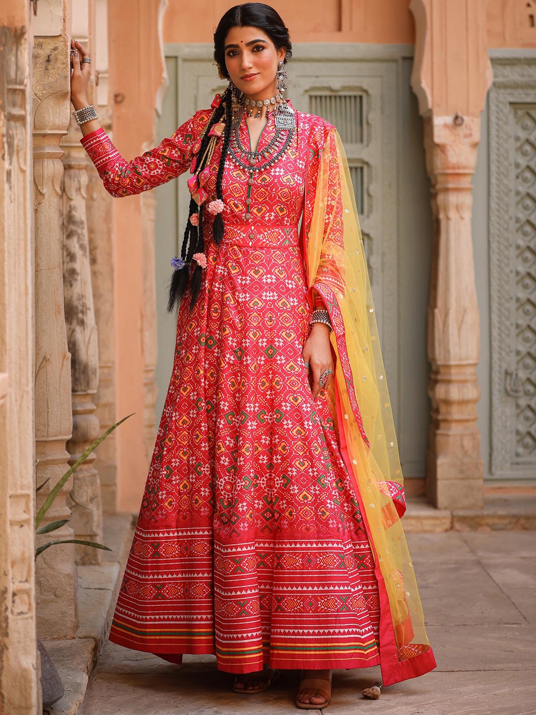 

SCAKHI Women Pink Ethnic Motifs Printed Anarkali Kurta With Belt And Net Dupatta