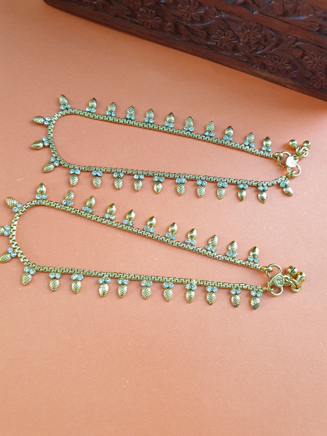 

FIROZA Set Of 2 Gold-Plated White Crystal-Studded Anklets