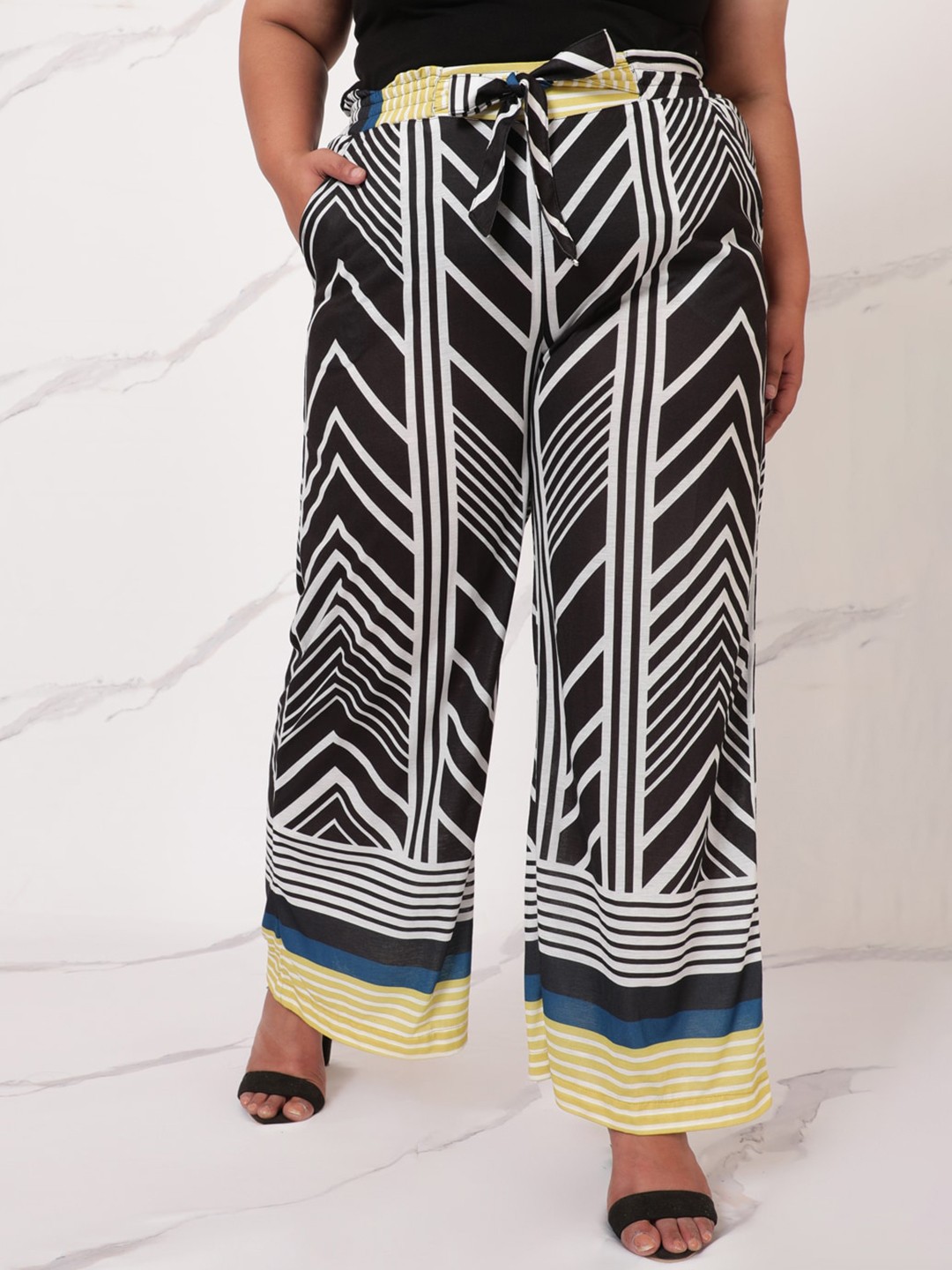 

Amydus Plus Size Women Black Striped Trousers