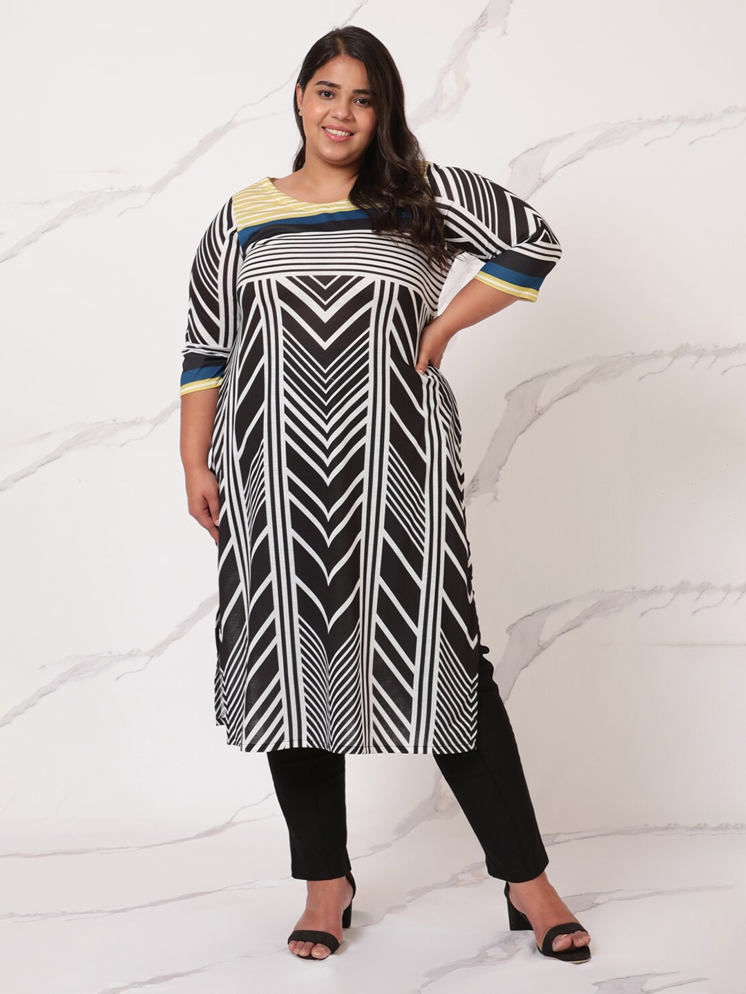 

Amydus Plus Size Women Black & Yellow Chevron Printed Kurta