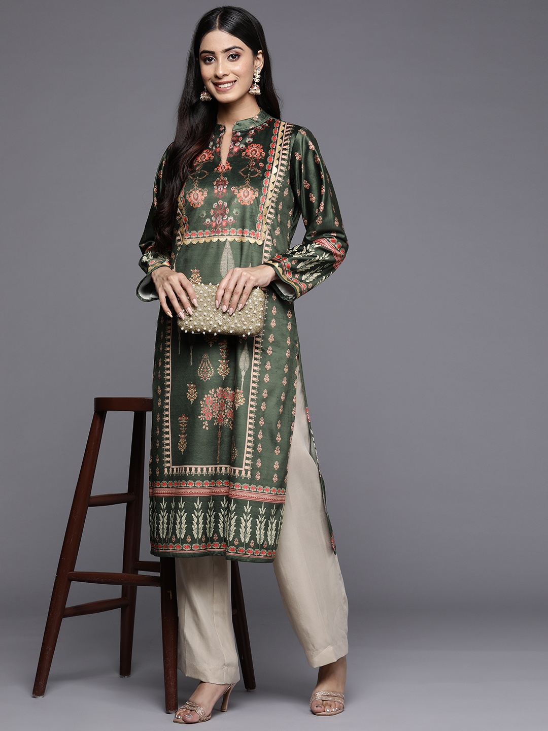 

Ahalyaa Women Green & Pink Ethnic Motifs Printed Gotta Patti Velvet Kurta