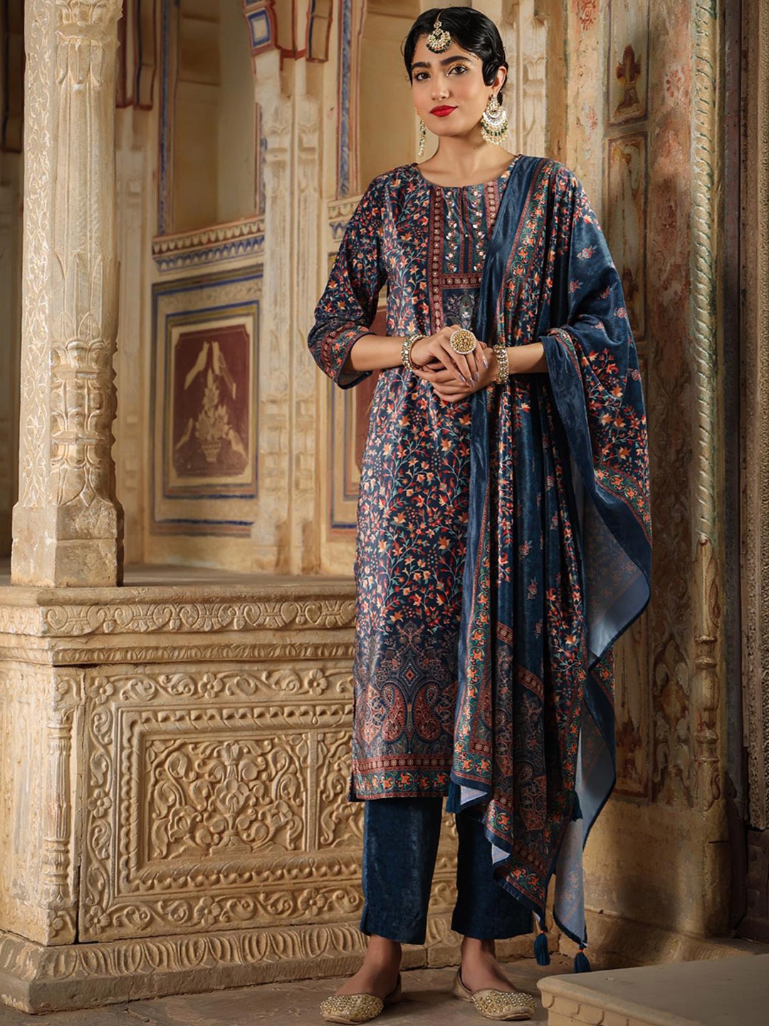 

SCAKHI Women Navy Blue Floral Printed Beads and Stones Velvet Kurta with Trousers & With Dupatta