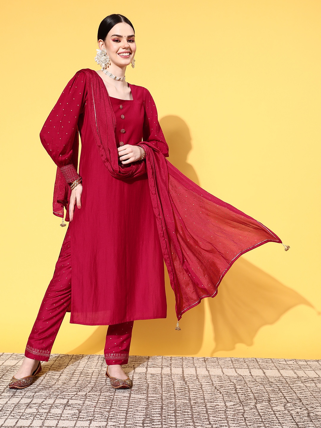 

SheWill Women Solid Silk Blend Sleeve Bounce Kurta Set, Red