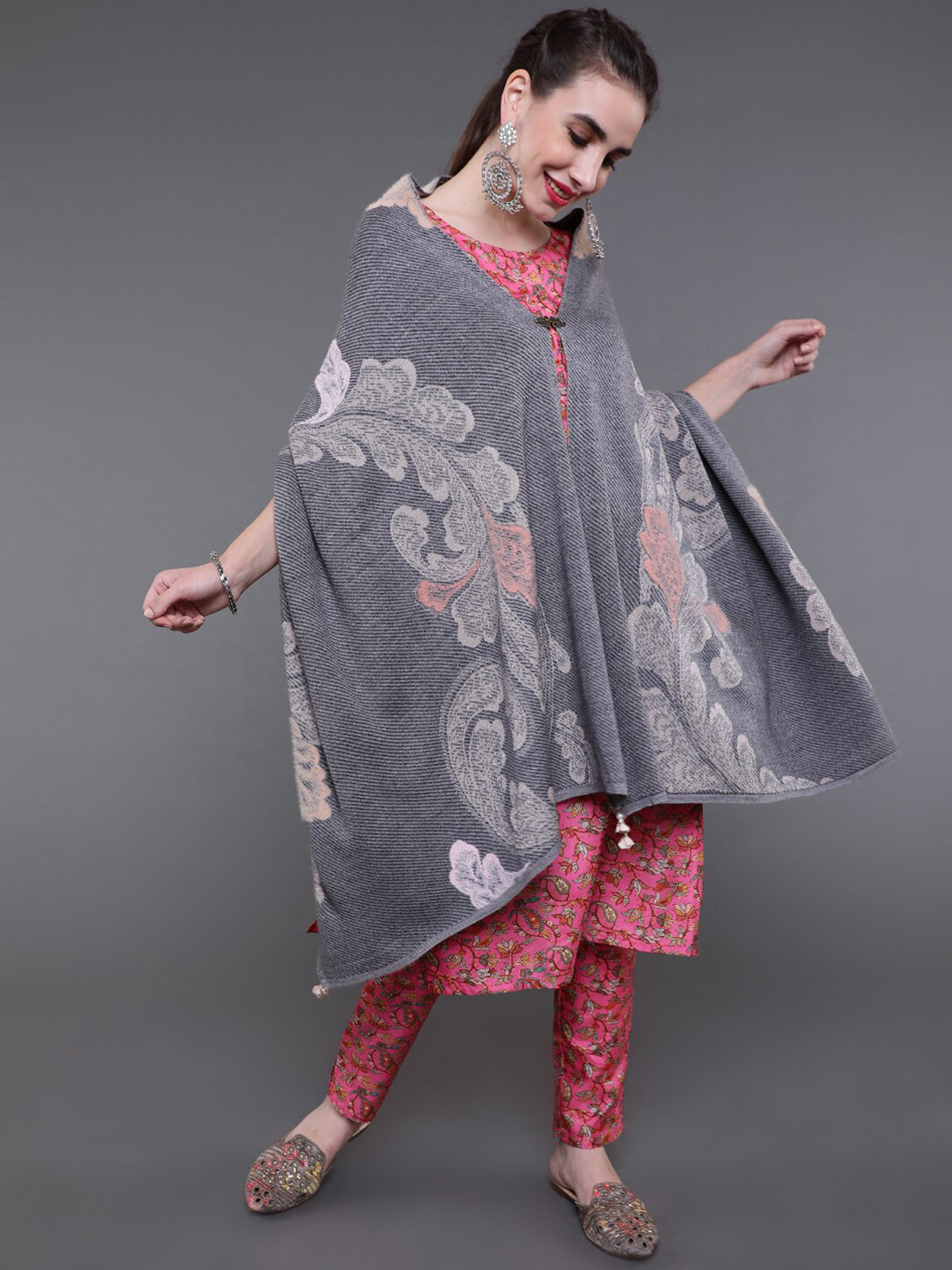 

saubhagya Women Grey Floral Printed Shawl