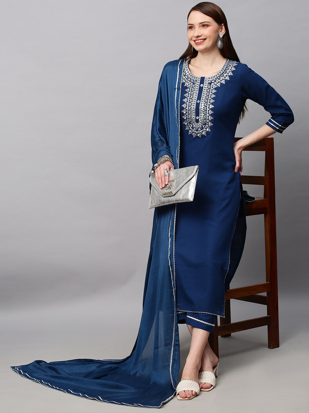 

GoSriKi Women Navy Blue Ethnic Motifs Embroidered Thread Work Kurta with Trouser & Dupatta