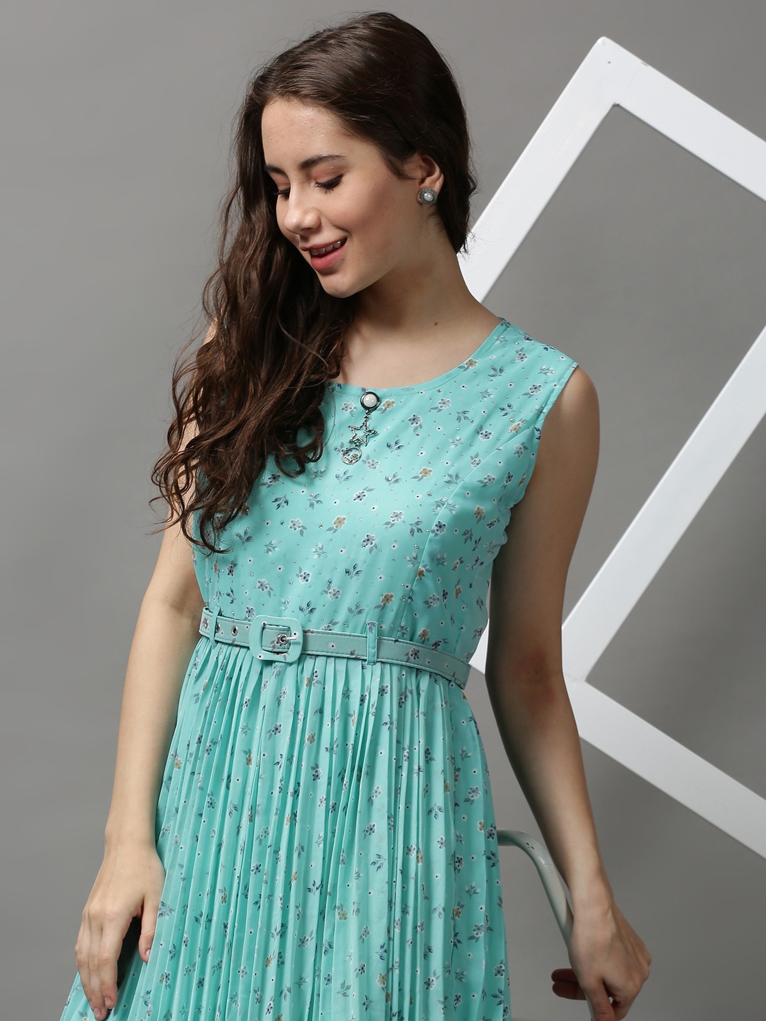 

SHOWOFF Women Green Floral Chiffon Midi Dress
