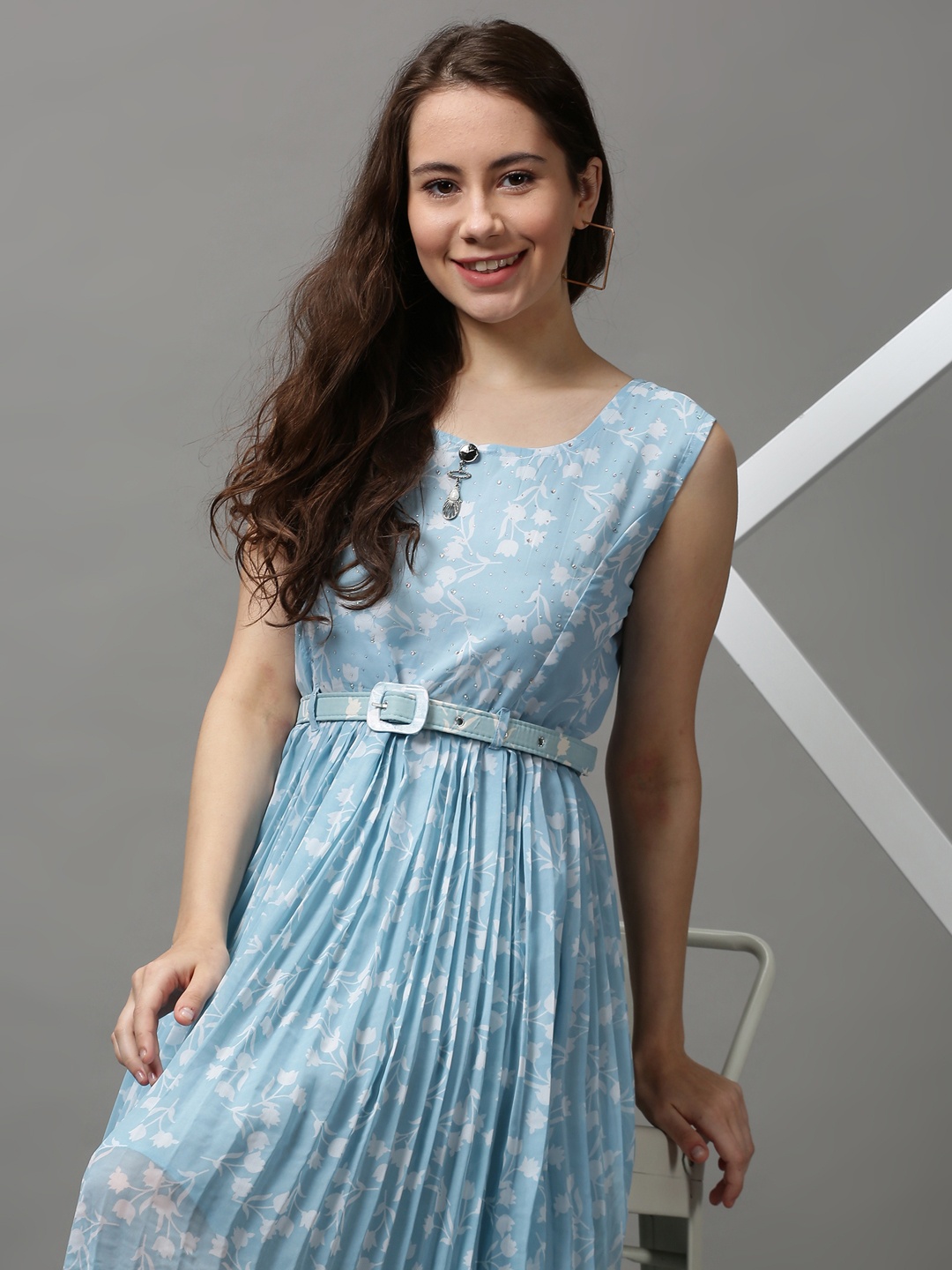 

SHOWOFF Blue Floral Printed Chiffon Midi Dress